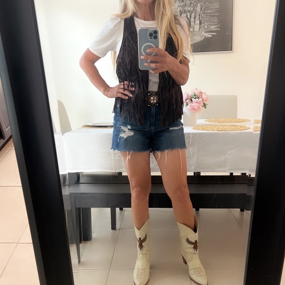 Is perfect for any o acción In perfect condition, and great material!! - Picture 2 of 3